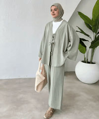 Soft_Knit_Two-Piece_Suit_Details_8